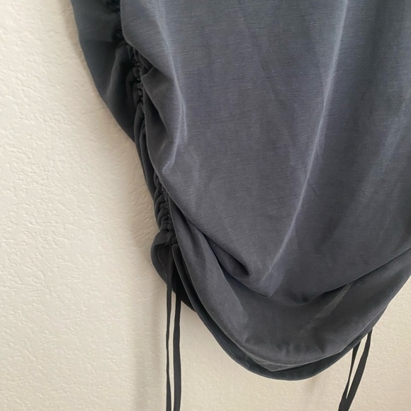 Alice + Olivia Chrissy Ruched Tank - Picture 6 of 8